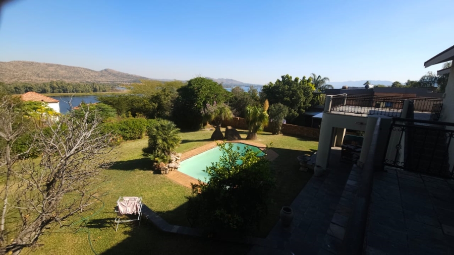 4 Bedroom Property for Sale in Ifafi North West